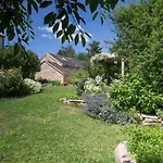 Maisons Les Tilleuls, Les Pins Et Les Lilas Hébergement de vacances Beaune (Cote d'Or)