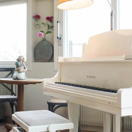 La Terre D'or * Beaune (Cote d'Or)