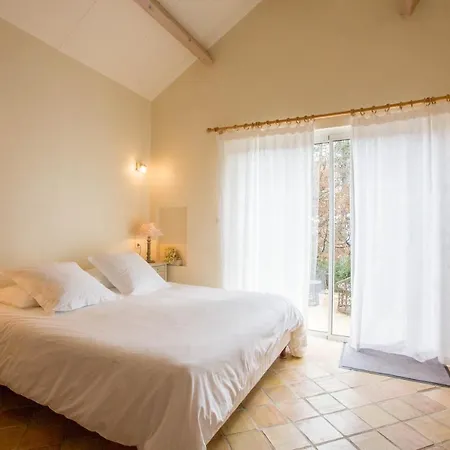 La Terre D'or Beaune (Cote d'Or)