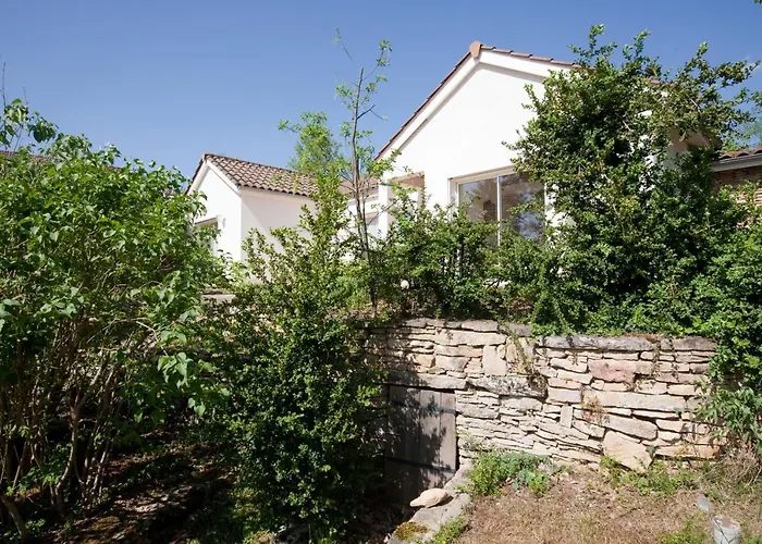 La Terre D'or * Beaune (Cote d'Or)